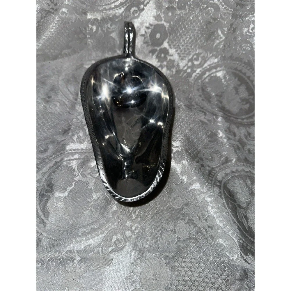 Serving Dish For Sauce Or Gravy
